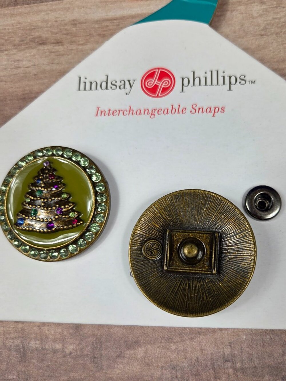 Lindsay Phillips Christmas Tree Snaps - Picture 4 of 5